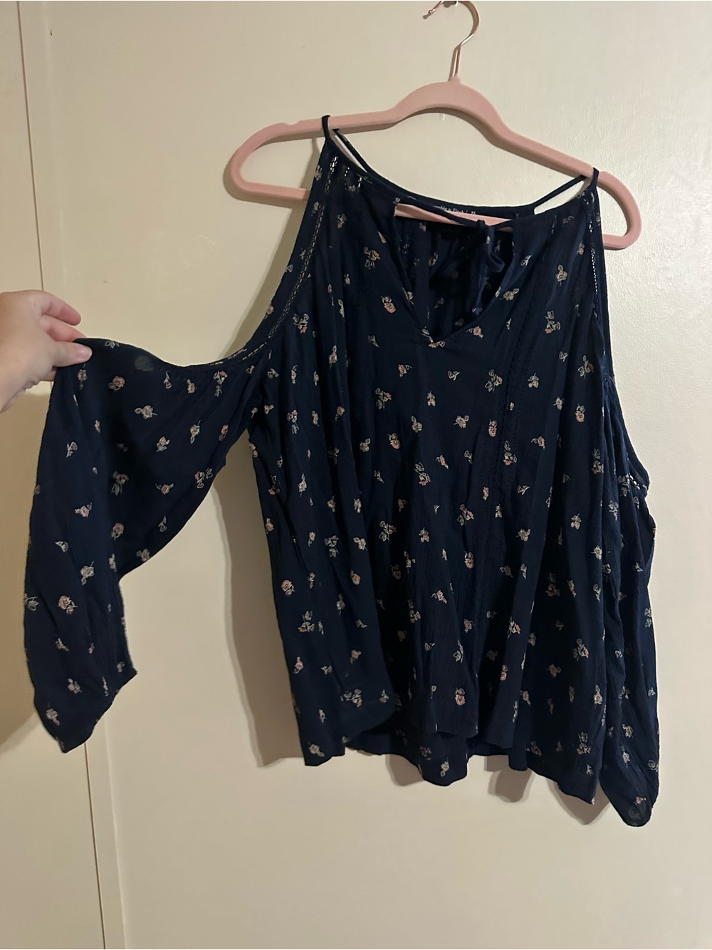 Abercrombie & Fitch Navy Floral Cold-Shoulder Blouse
